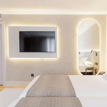 Ilunion Hotel 4*